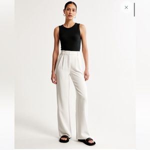 A&F Sloane Tailored Premium Crepe Pant - Cream - NWT